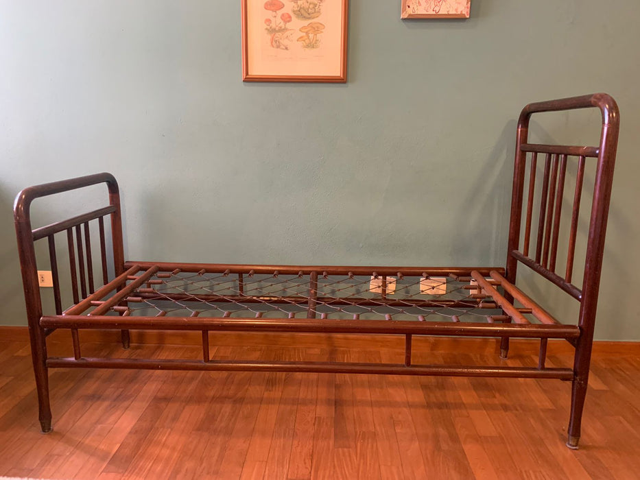 Cama de Solteiro Patente (colchão incluso) – Marcenaria