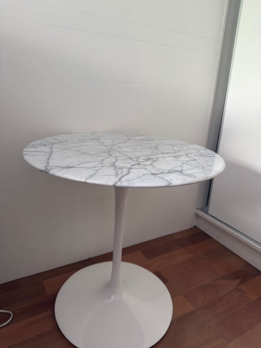 Mesa Lateral Saarinen Branca – Líder Interiores