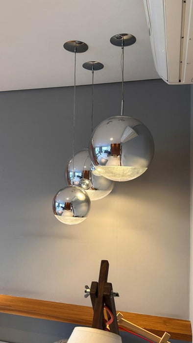 Trio de Pendentes “Mirror Ball” (P, M e G) – Tom Dixon