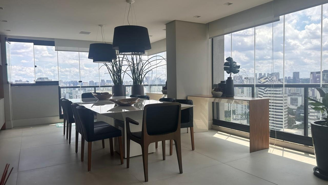 Par de Cadeiras “Bossa” com Braços em Couro – Jader Almeida