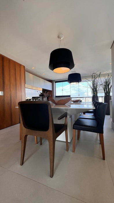 Par de Cadeiras “Bossa” com Braços em Couro – Jader Almeida