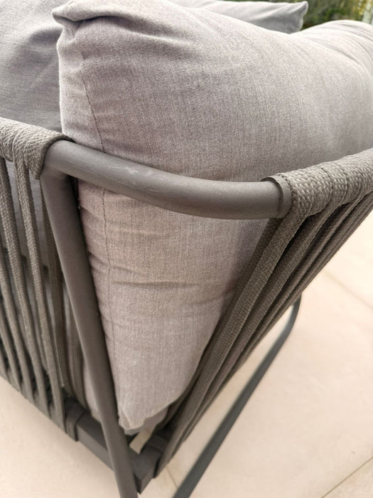 Conjunto de Sofá e Poltronas Outdoor "Terrace" com Mesa de Centro – Breton