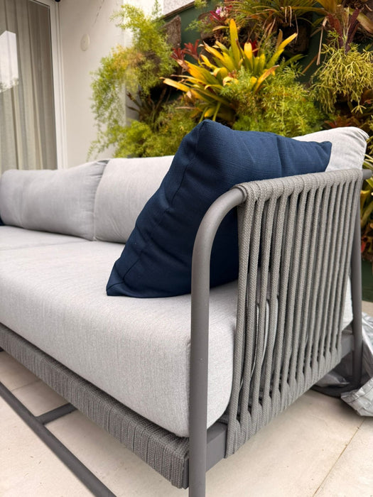 Conjunto de Sofá e Poltronas Outdoor "Terrace" com Mesa de Centro – Breton
