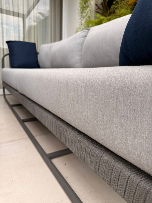 Conjunto de Sofá e Poltronas Outdoor "Terrace" com Mesa de Centro – Breton