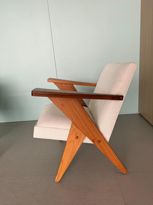 Poltrona "Zanine N" - Zanine Caldas para Dpot