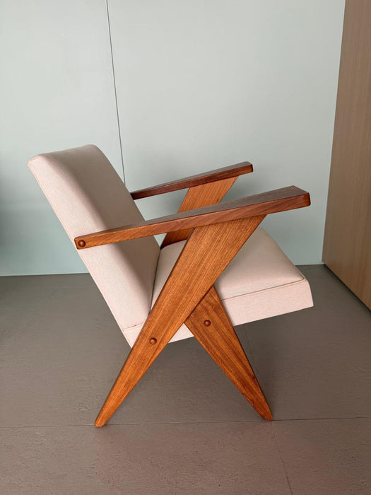 Poltrona "Zanine N" - Zanine Caldas para Dpot