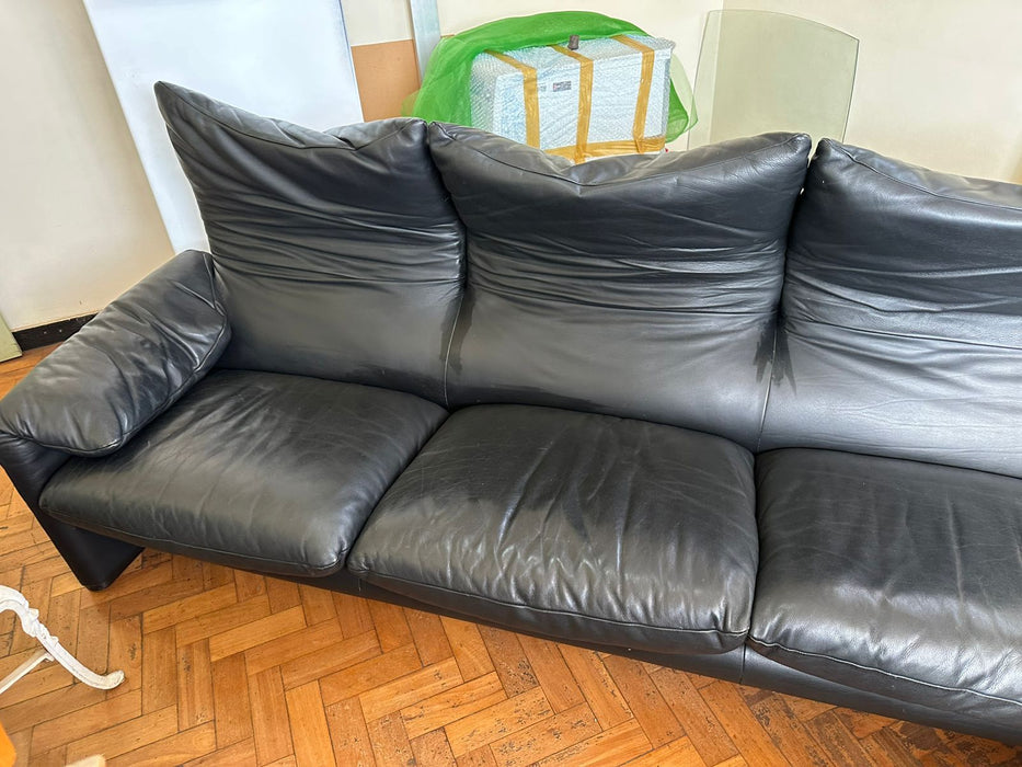 Sofá "Maralunga" de 3 Lugares em Couro Preto - Vico Magistretti para Cassina (produzido Probjeto)