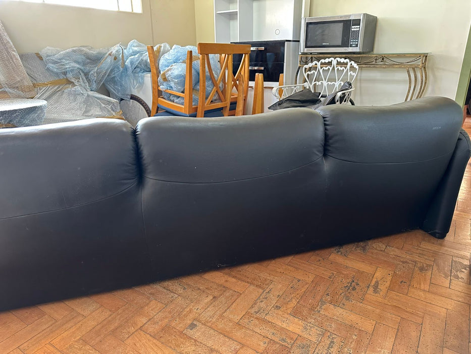 Sofá "Maralunga" de 3 Lugares em Couro Preto - Vico Magistretti para Cassina (produzido Probjeto)