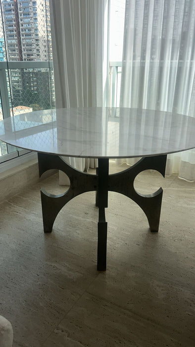 Mesa de Jantar com Tampo em Mármore Vintage