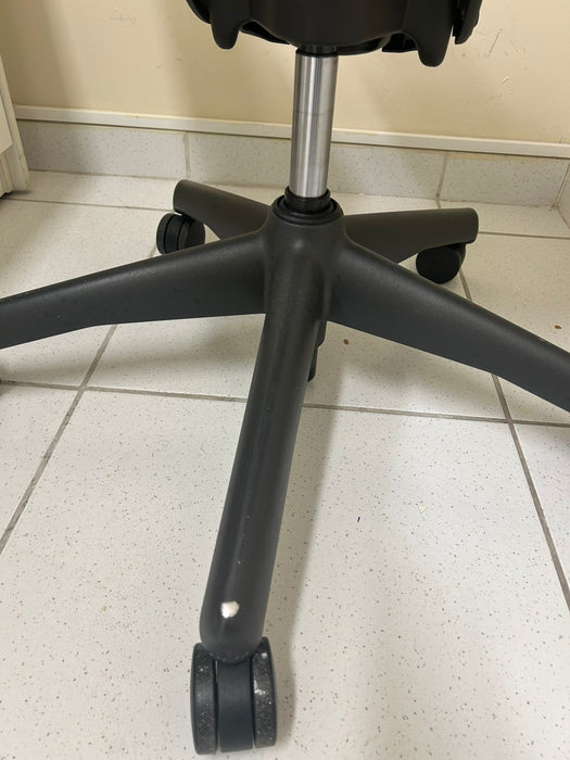 Cadeira de Escritório “Aeron B” - Herman Miller