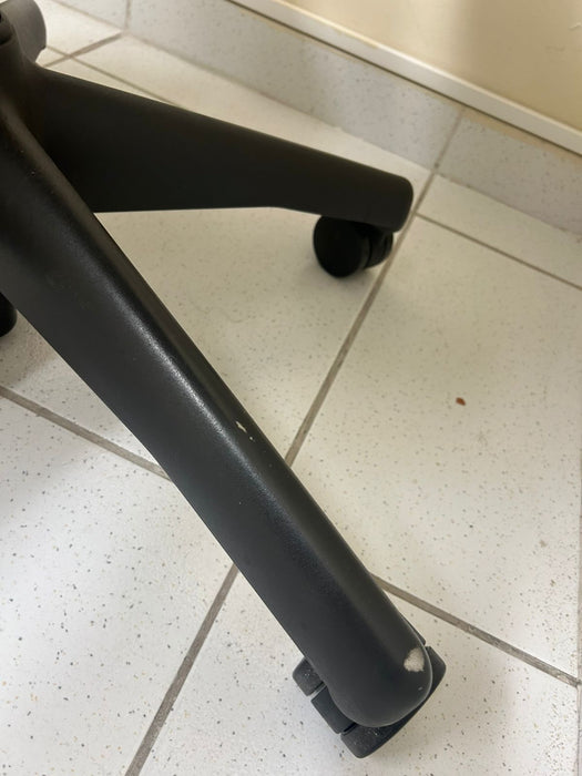 Cadeira de Escritório “Aeron B” - Herman Miller