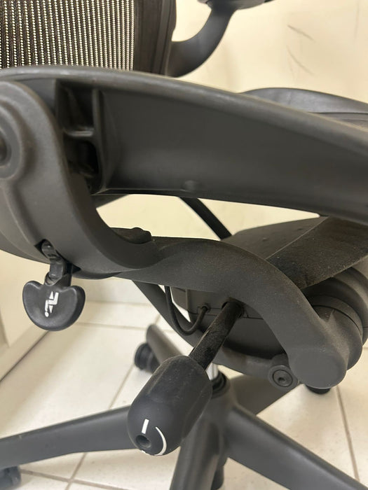 Cadeira de Escritório “Aeron B” - Herman Miller