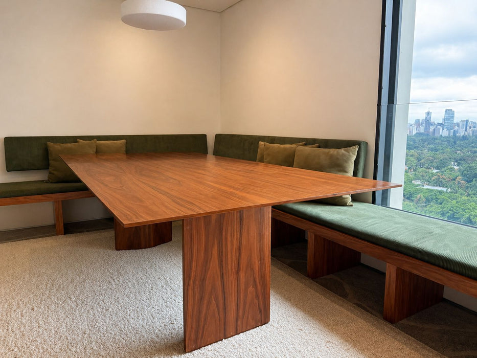 Mesa de Jantar “Splay” em Nogueira – Micasa