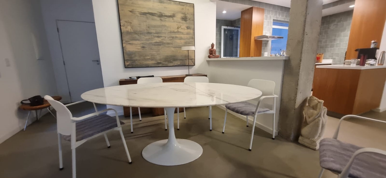 Mesa de Jantar Saarinen