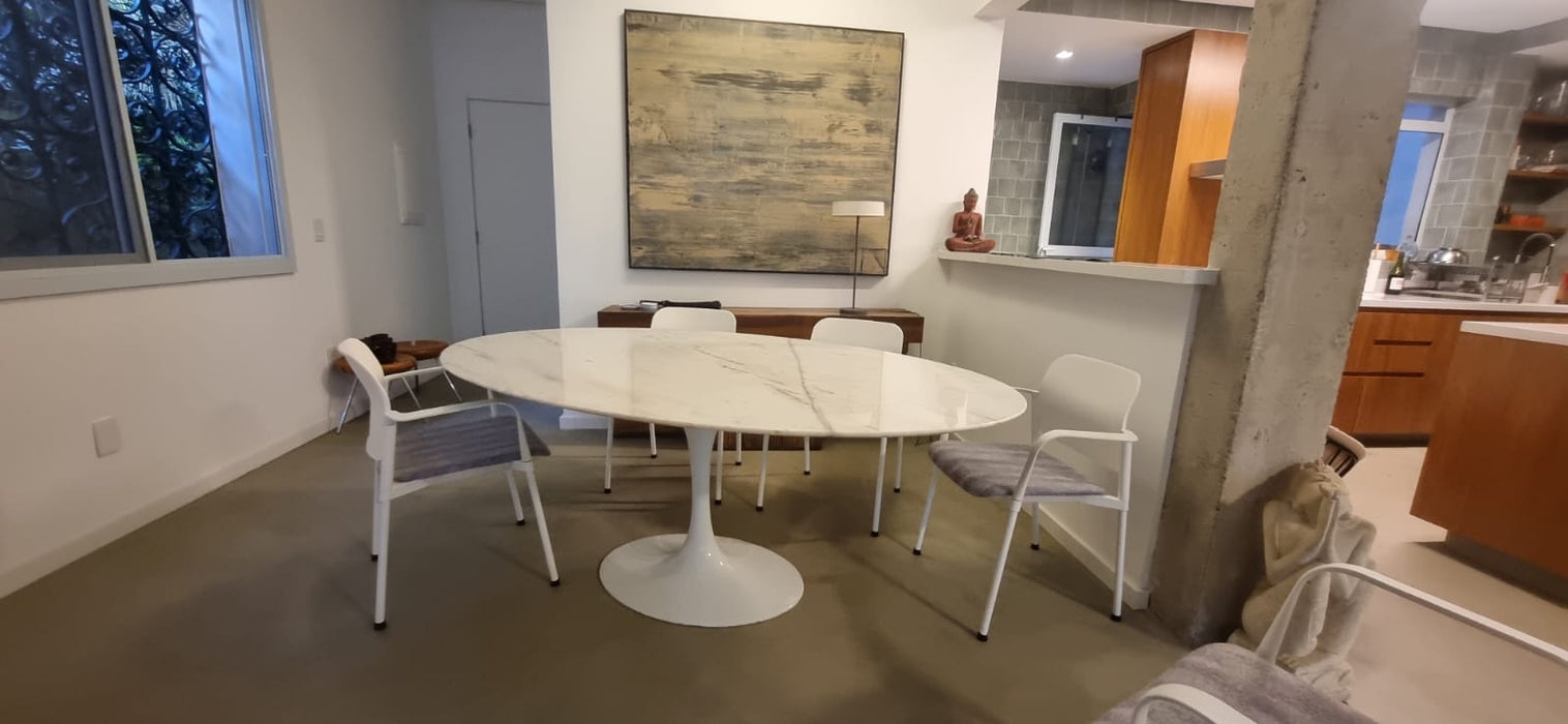 Mesa de Jantar Saarinen