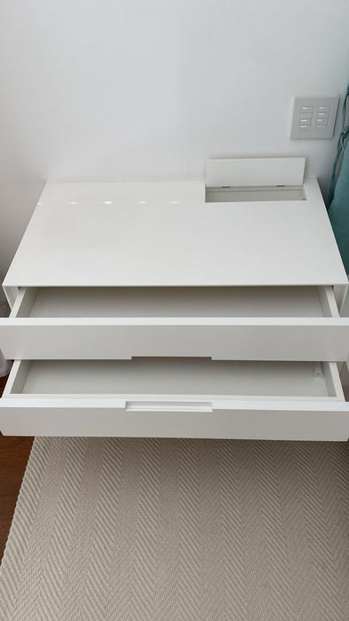 Cama de Casal Queen Size com Cabeceira e Mesas Laterais (Colchão Não Incluso) – Marcenaria