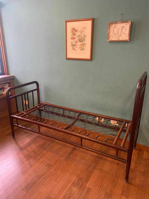 Cama de Solteiro Patente (colchão incluso) – Marcenaria