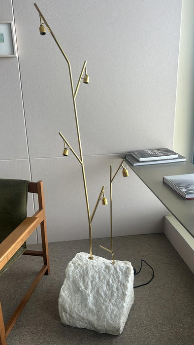 Luminária de Piso – Maneco Quinderé