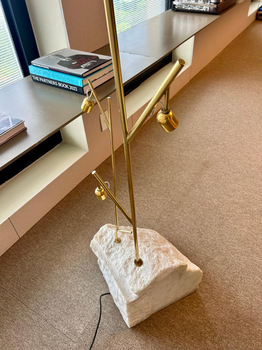 Luminária de Piso – Maneco Quinderé