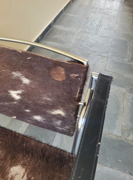 Poltrona “LC1” em Couro de Vaca – Le Corbusier