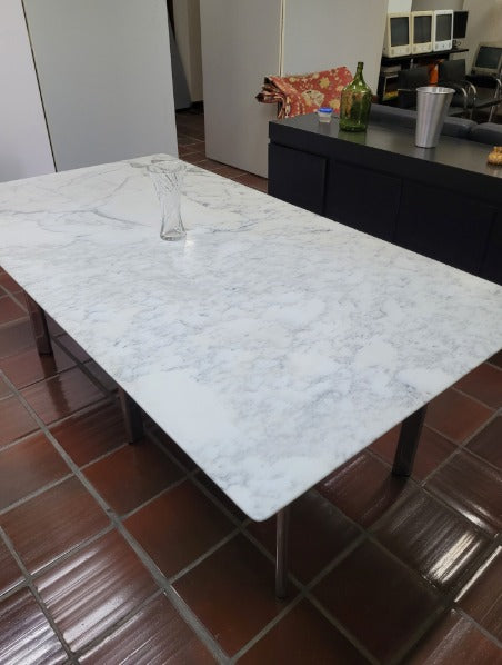 Mesa de Jantar com Tampo de Mármore