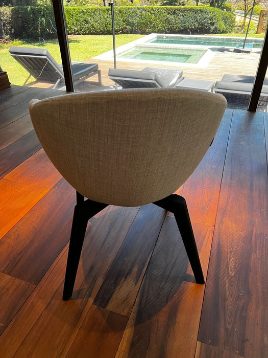 Conjunto com 6 Cadeiras – - B + Contract