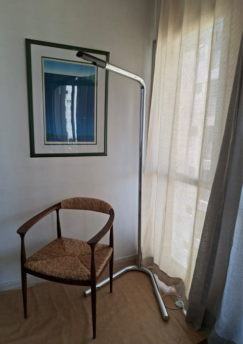 Lumináría de Piso Modernista