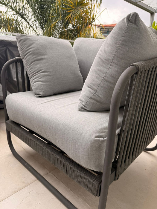 Conjunto de Sofá e Poltronas Outdoor "Terrace" com Mesa de Centro – Breton