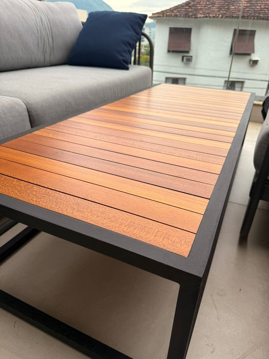 Conjunto de Sofá e Poltronas Outdoor "Terrace" com Mesa de Centro – Breton