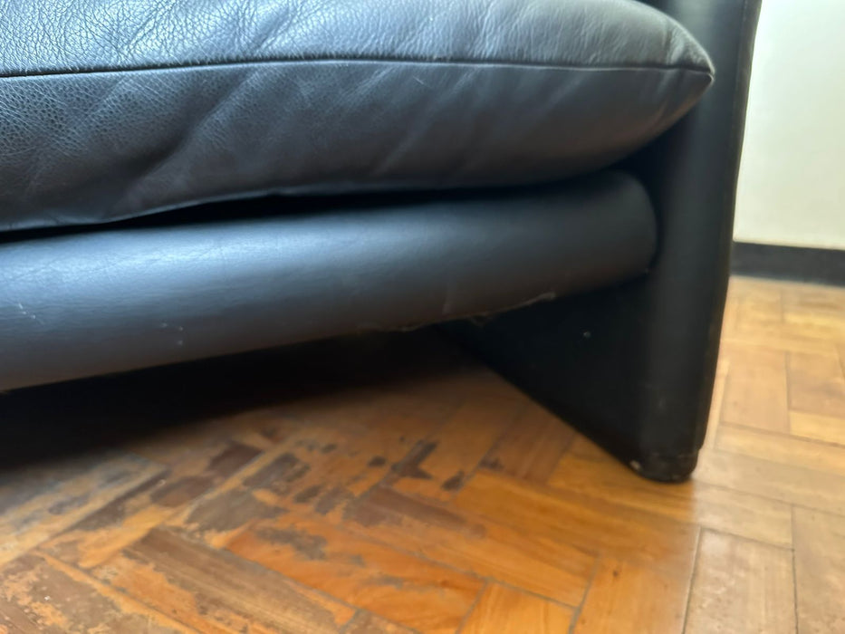 Sofá "Maralunga" de 3 Lugares em Couro Preto - Vico Magistretti para Cassina (produzido Probjeto)