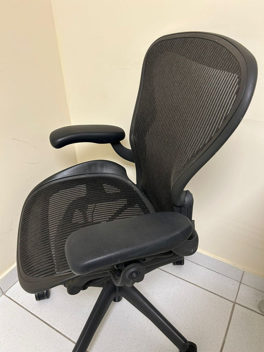Cadeira de Escritório “Aeron B” - Herman Miller