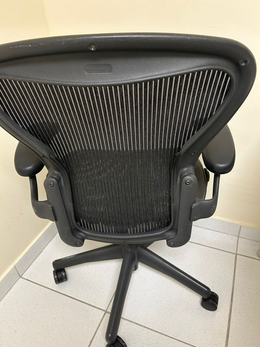 Cadeira de Escritório “Aeron B” - Herman Miller