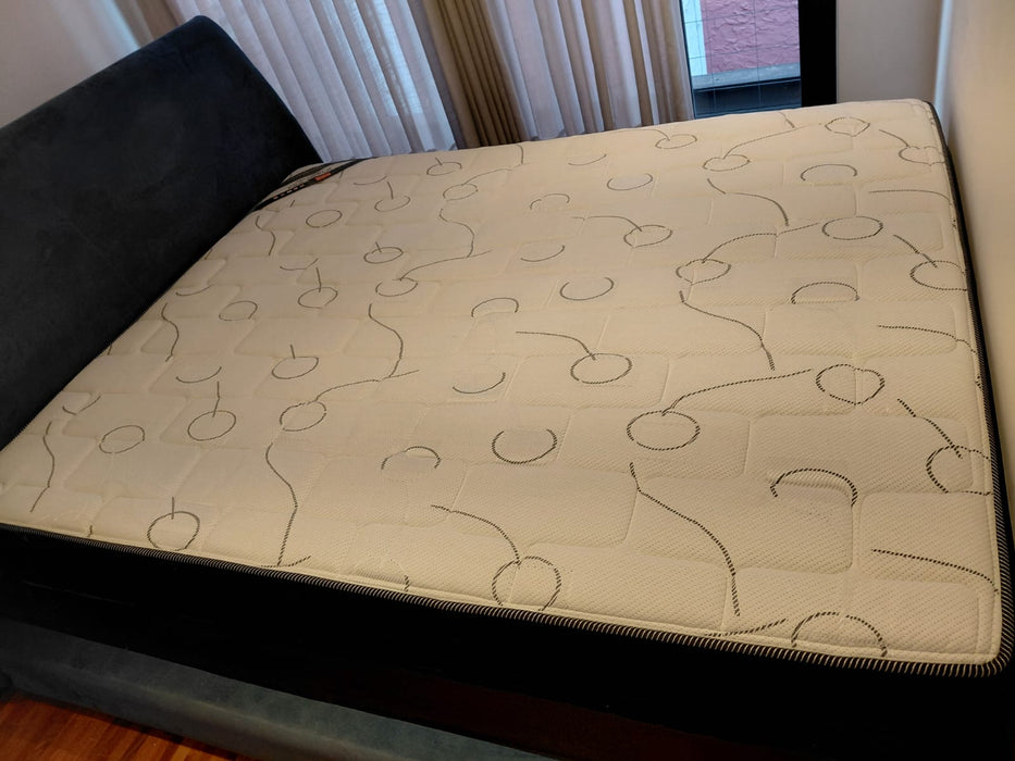 Cama Queen Size (colchão incluso) - Breton