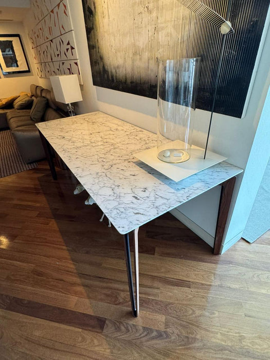 Mesa de Jantar “Bank” com Tampo em Mármore – Jader Almeida