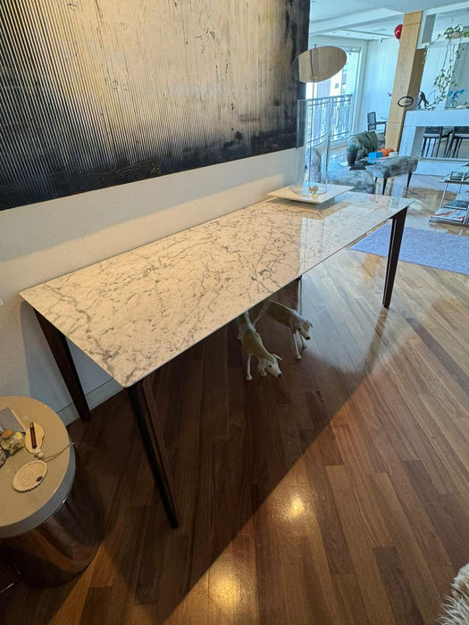 Mesa de Jantar “Bank” com Tampo em Mármore – Jader Almeida