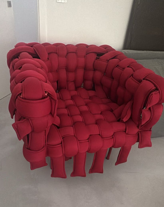 Poltrona "Underconstruction" Red – Pedro Franco para A Lot of Brasil