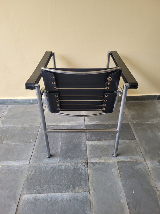 Poltrona "LC1" em Couro Preto - Le Corbusier