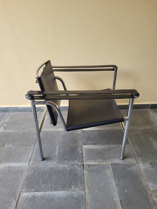 Poltrona "LC1" em Couro Preto - Le Corbusier