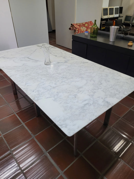 Mesa de Jantar com Tampo de Mármore