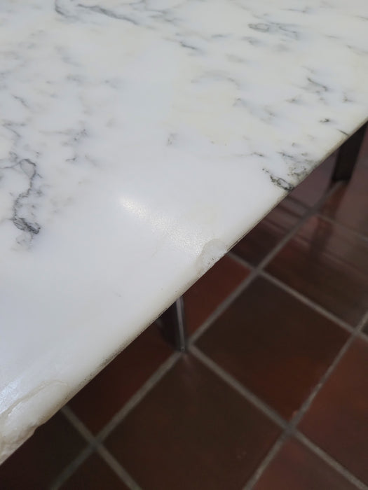 Mesa de Jantar com Tampo de Mármore