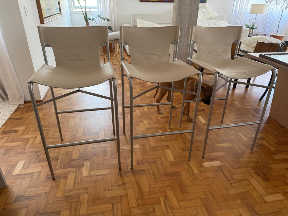 Trio de Banquetas "Bruta" em Couro - Roberta Banqueri para Doimo