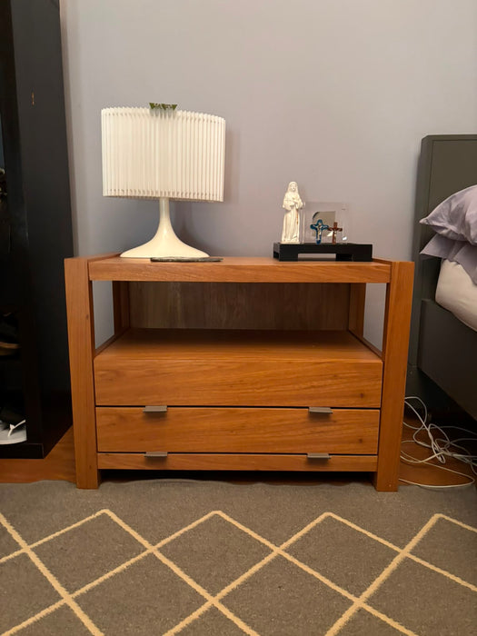 Mesa de Cabeceira - Casa Pronta