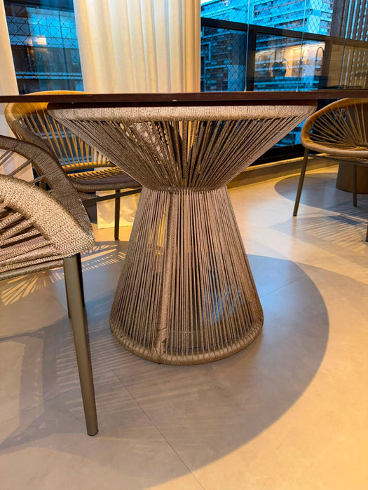 Mesa "Cônica" com 4 Cadeiras "Gamboa" – Tidelli