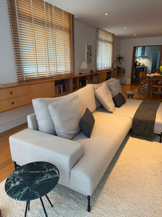 Sofá “Biggy” com Chaise – Fernando Jaeger