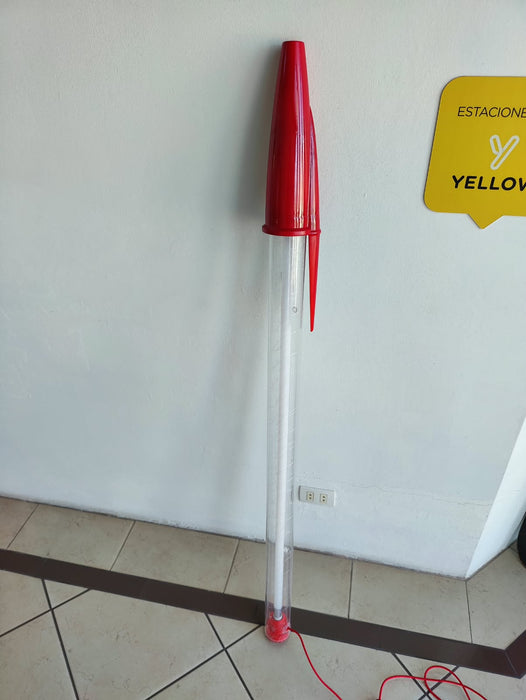 Luminária "Caneta Bic" Gigante Vermelha