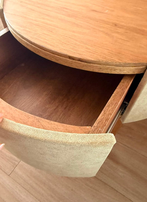 Mesa Lateral em Couro – Quarto&Etc
