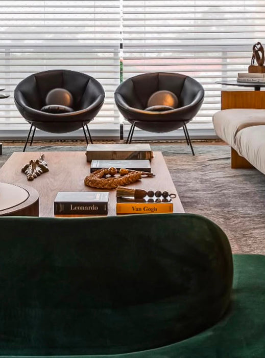 Poltrona “Bardi’s Bowl” em Couro Preto – Lina Bo Bardi para Arper