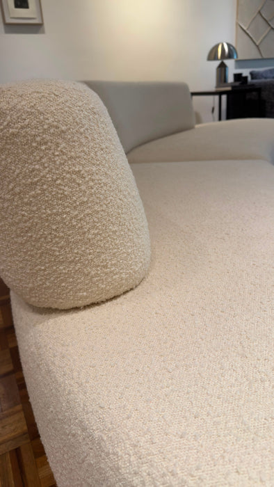 Sofá Curvo em Bouclé – Érea