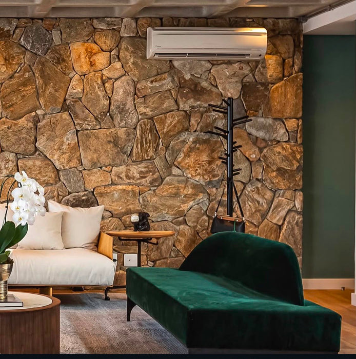 Sofá “Slim” em Veludo Verde – Simone Coste para Micasa