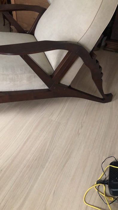 Chaise "Jung" – Etel